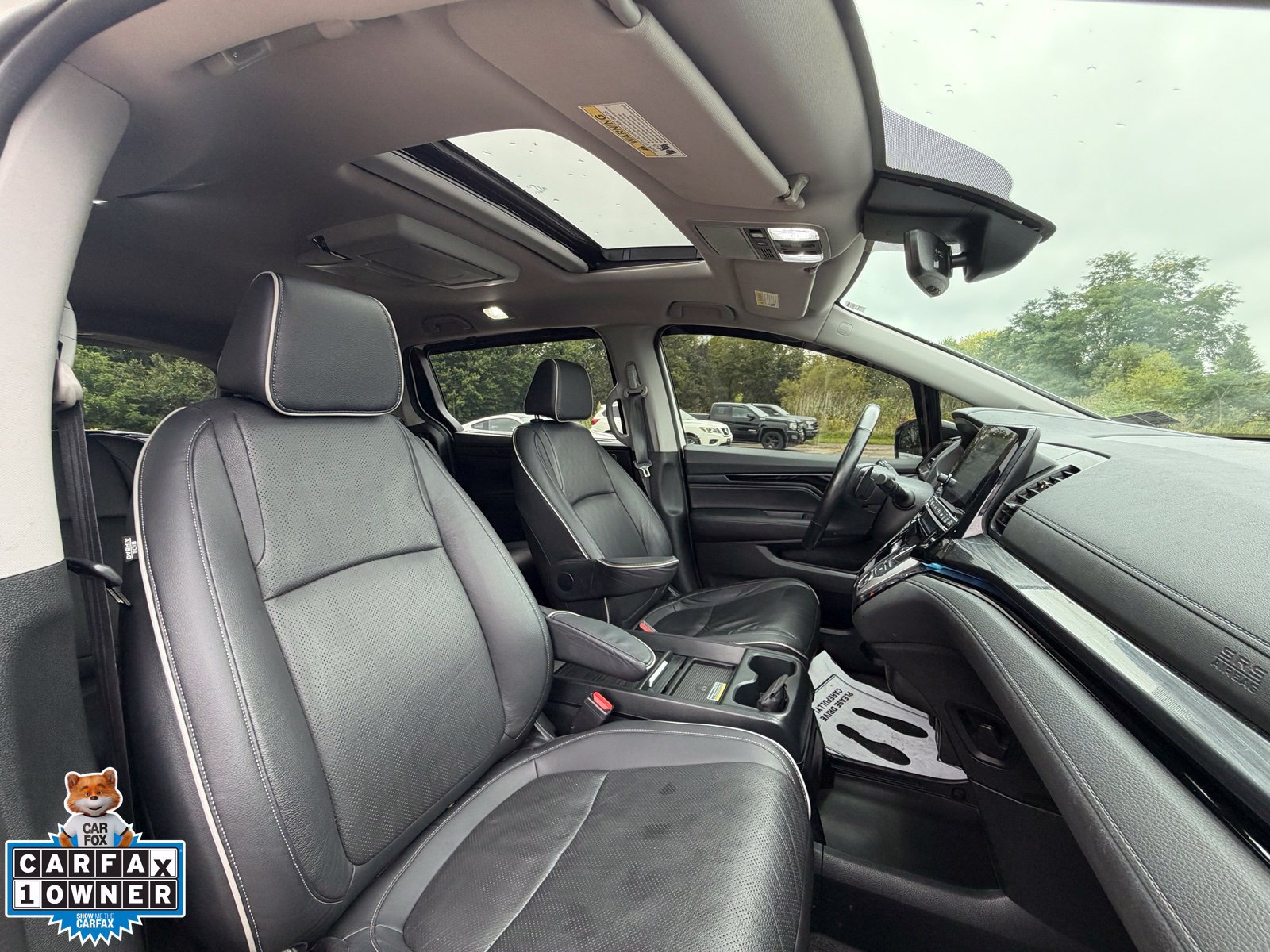 Used 2023 Honda Odyssey Elite image 2