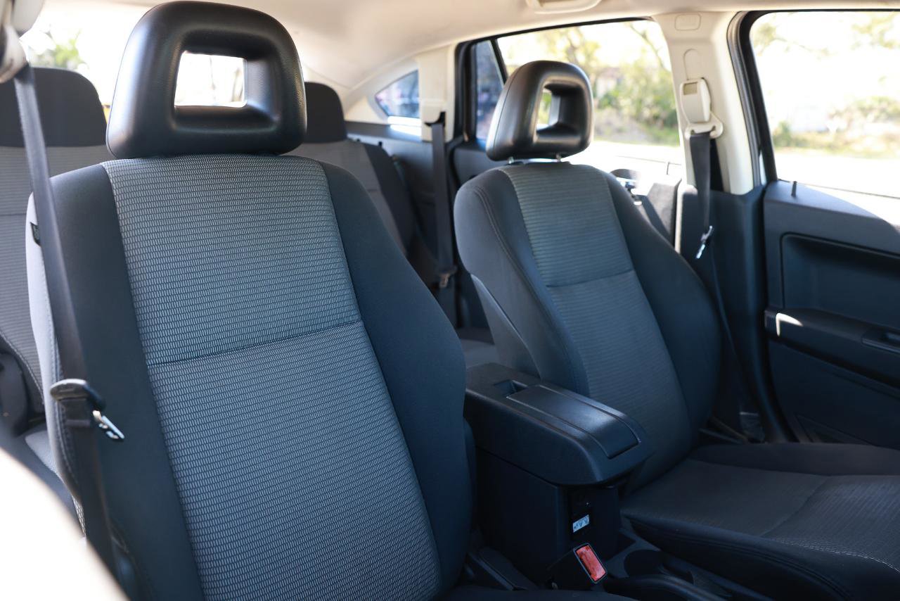 Used 2009 Dodge Caliber SXT image 18