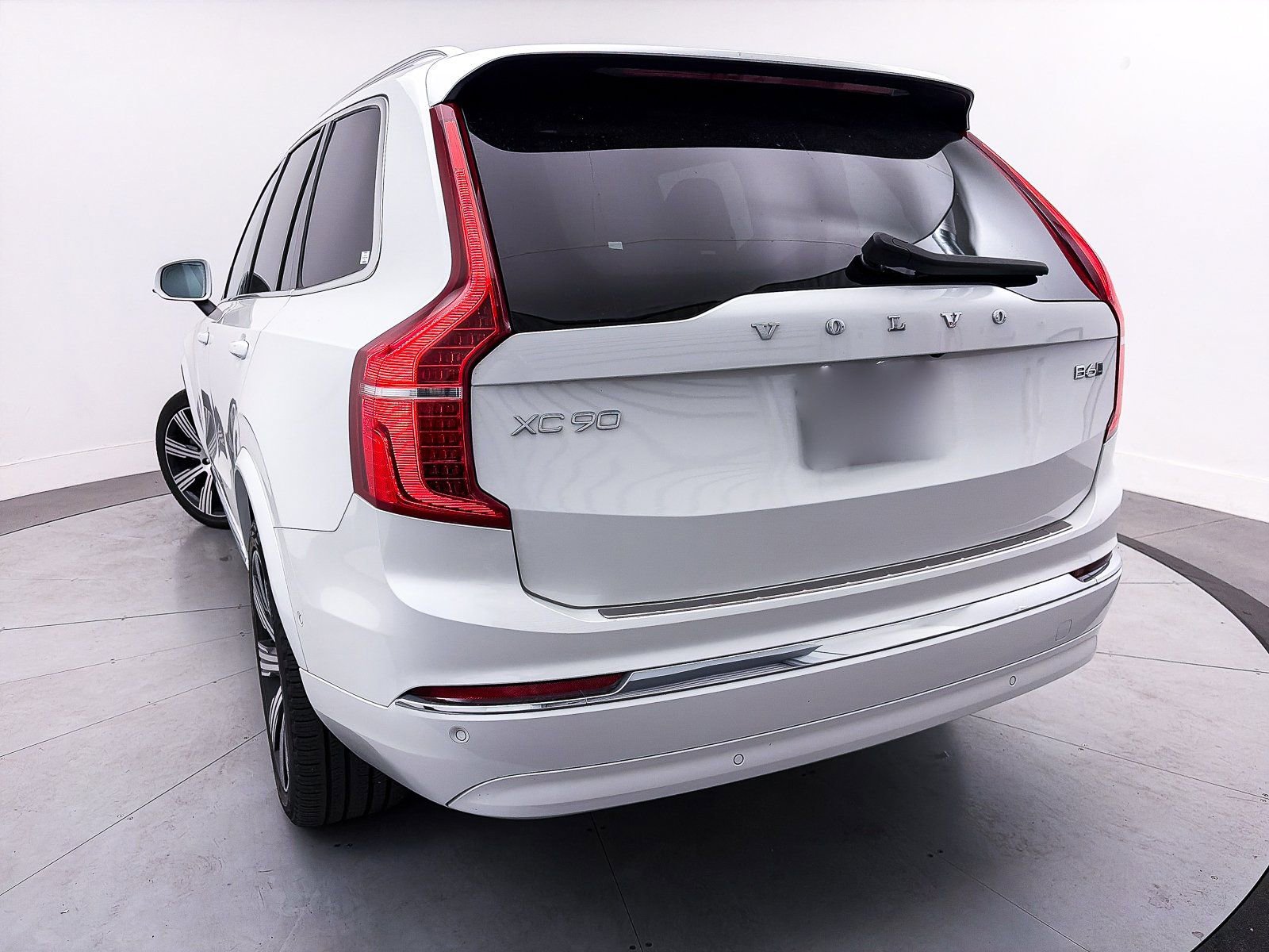 Used 2024 Volvo XC90 B6 Plus w/ Protection Package Premier image 4
