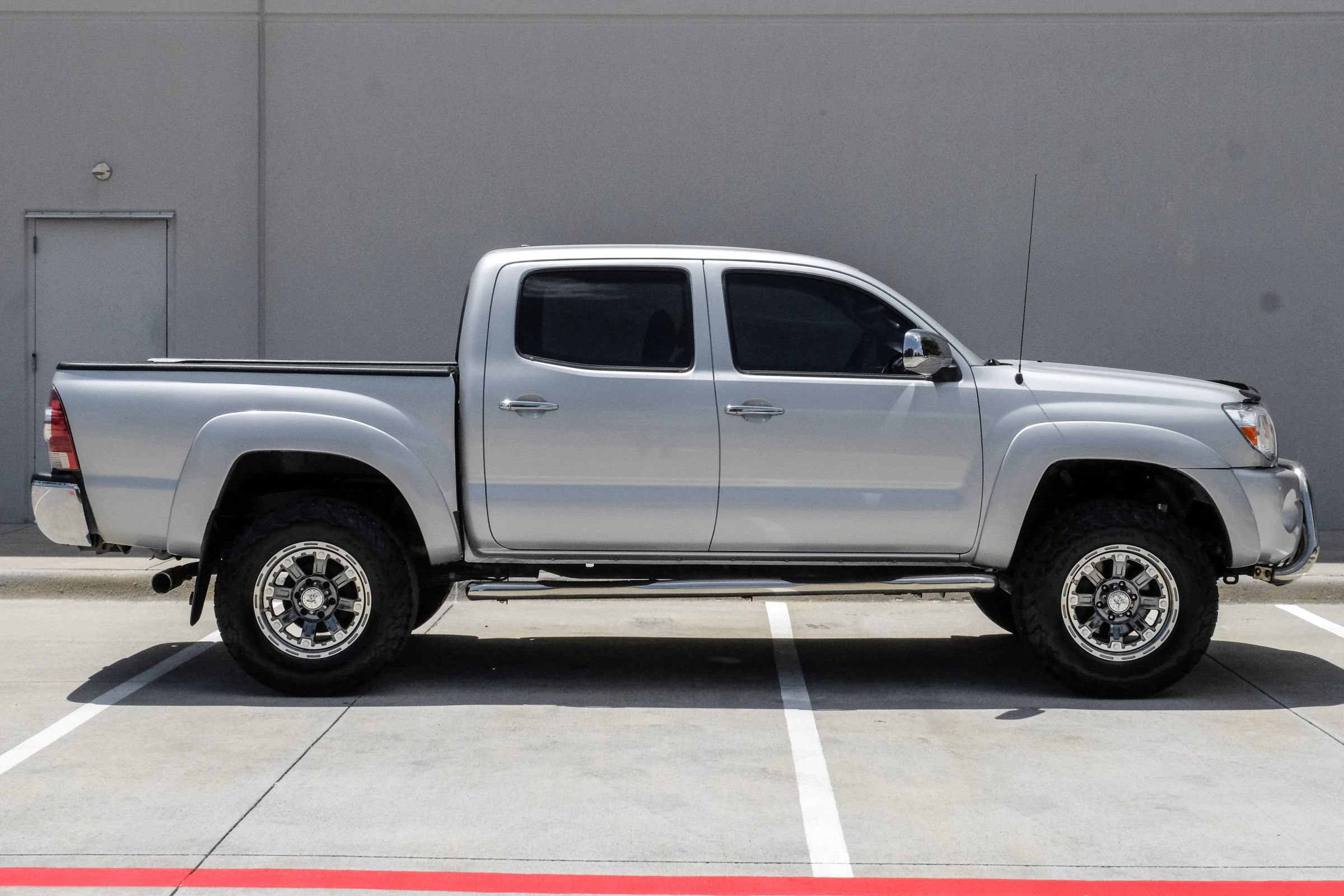 Used 2011 Toyota Tacoma 4x4 Double Cab w/ SR5 Pkg #2 image 10