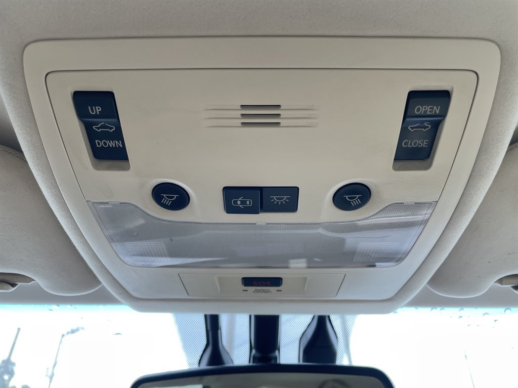 Used 2015 Lexus ES 300h w/ Navigation System Package FWD image 30