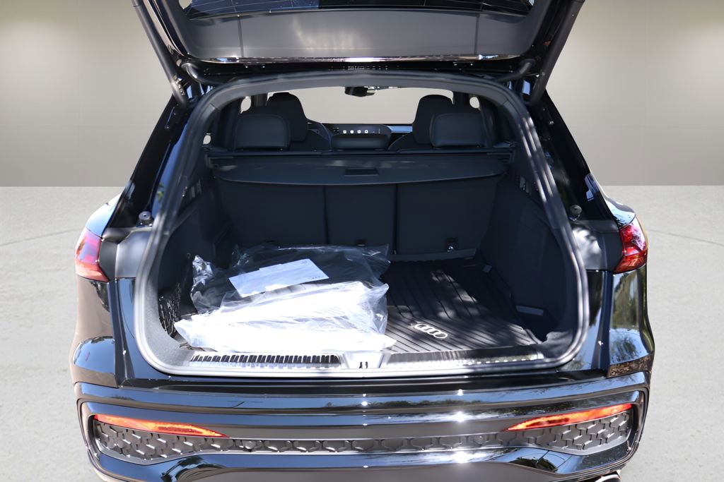 New 2026 Audi SQ5 Premium Plus AWD/4WD image 16