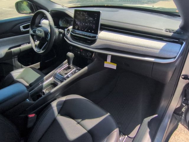 Used 2024 Jeep Compass Latitude w/ Convenience Group AWD/4WD image 26