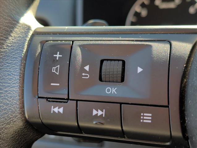 Used 2024 Nissan Rogue SV AWD/4WD image 12