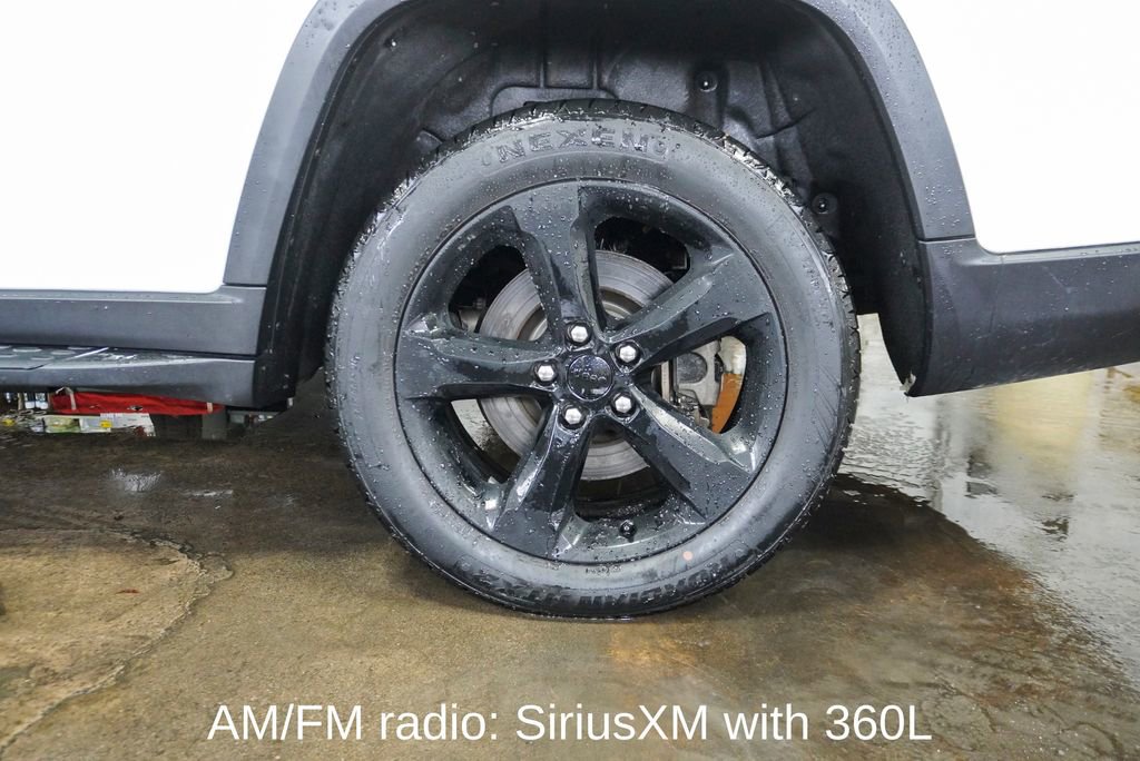 Used 2024 Jeep Grand Cherokee L Limited w/ Luxury Tech Group II image 8