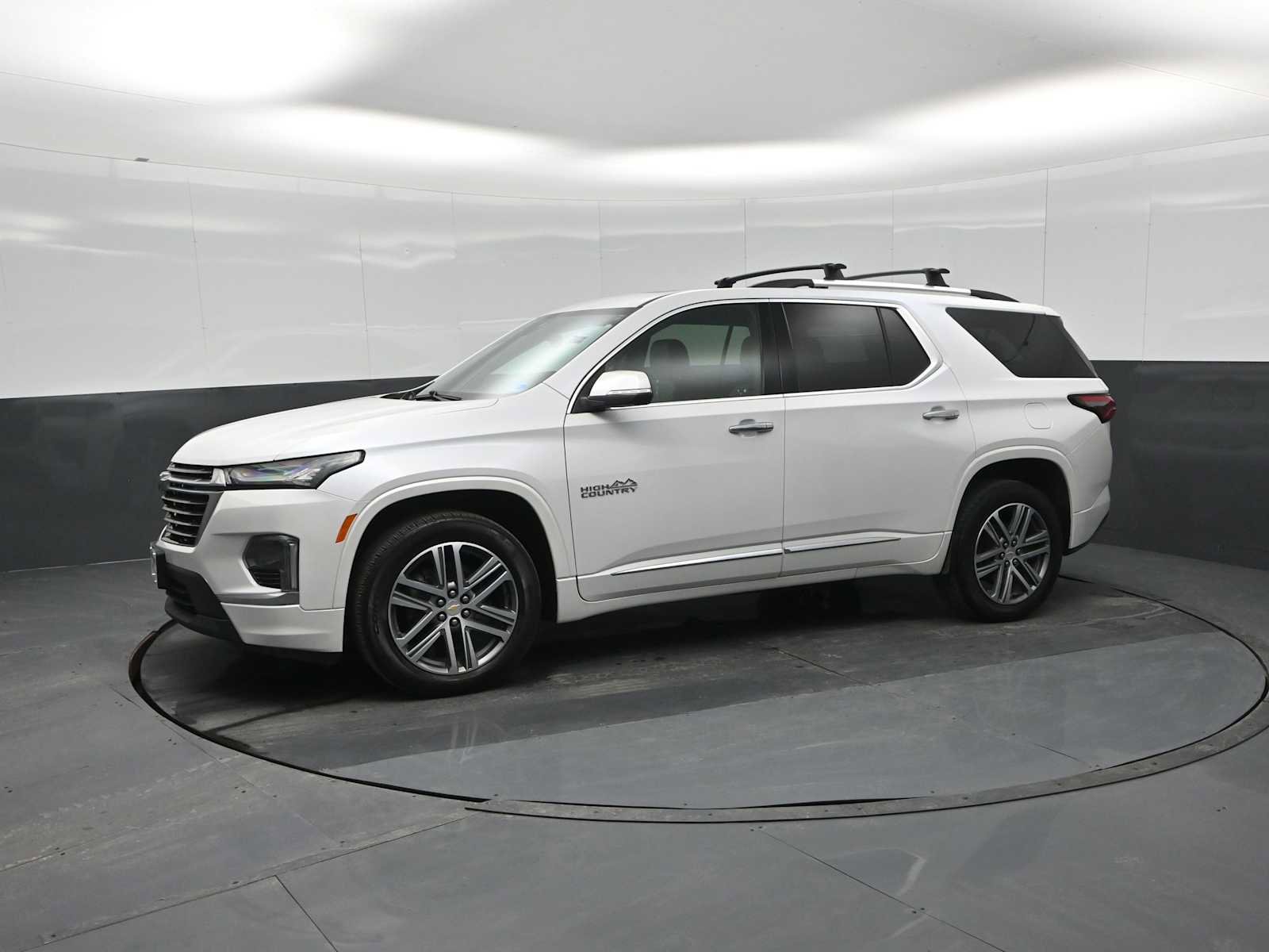 Used 2023 Chevrolet Traverse High Country image 4
