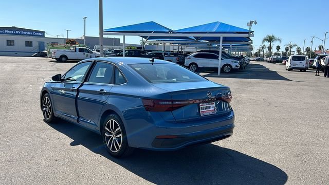 Used 2025 Volkswagen Jetta SE image 5