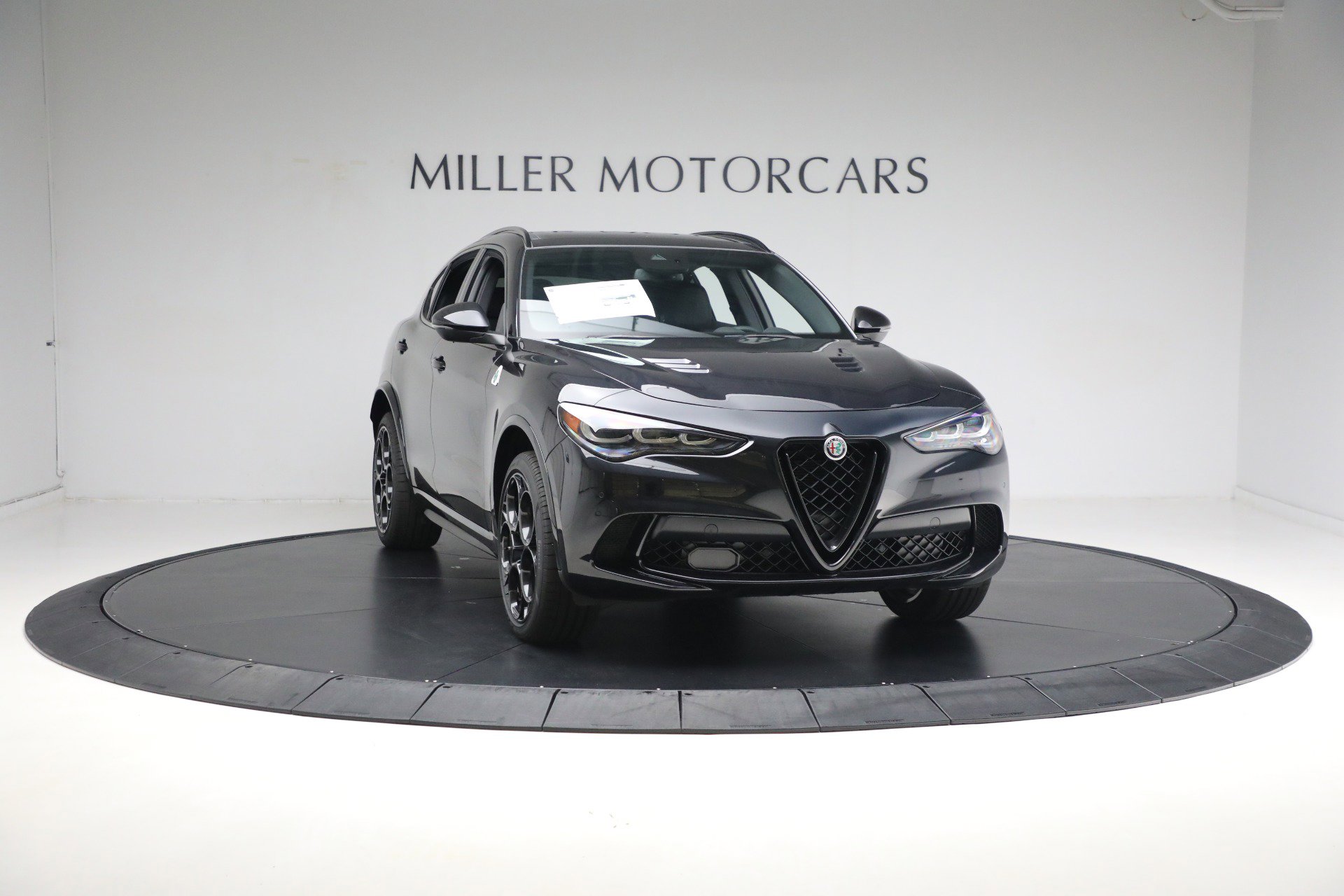 New 2024 Alfa Romeo Stelvio Quadrifoglio w/ Active Assist Plus Package AWD/4WD image 30