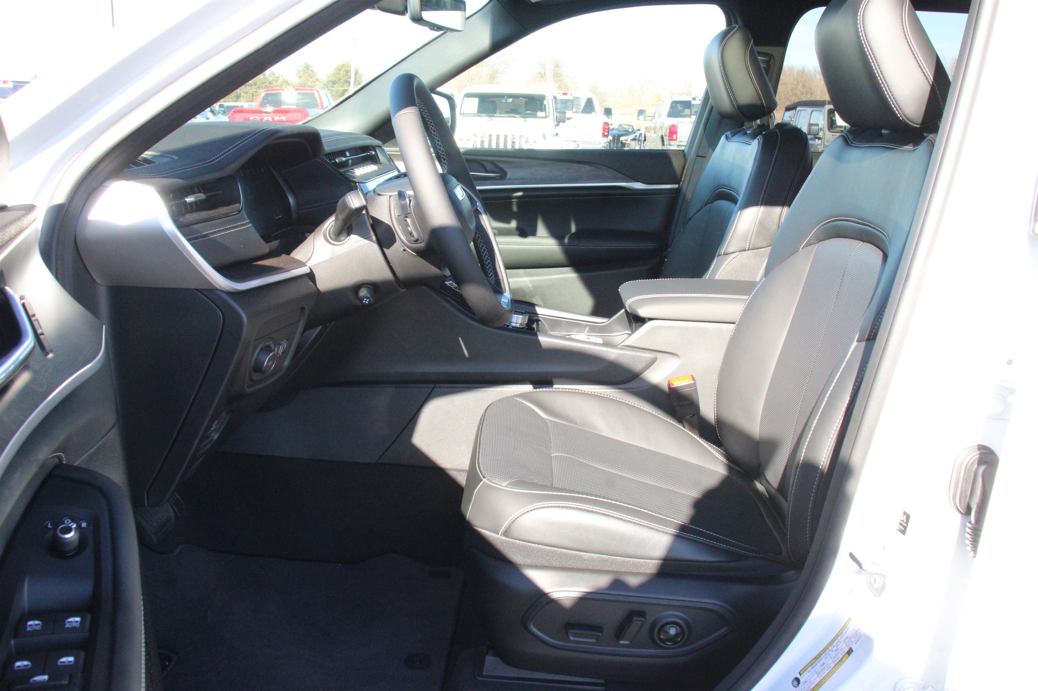 New 2026 Jeep Grand Cherokee Limited image 3