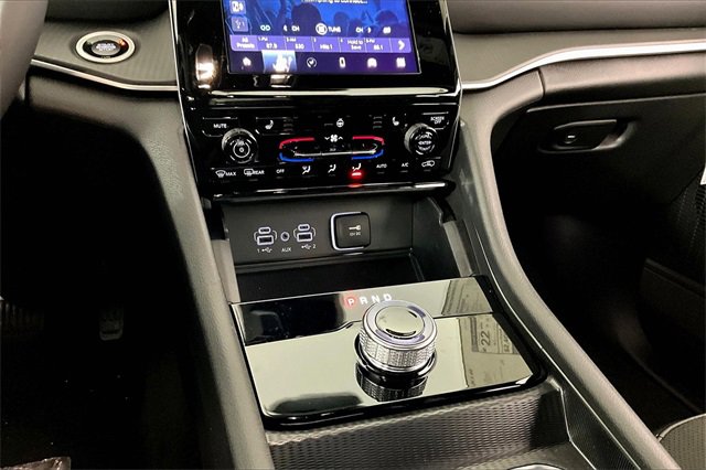 New 2025 Jeep Grand Cherokee Altitude image 7