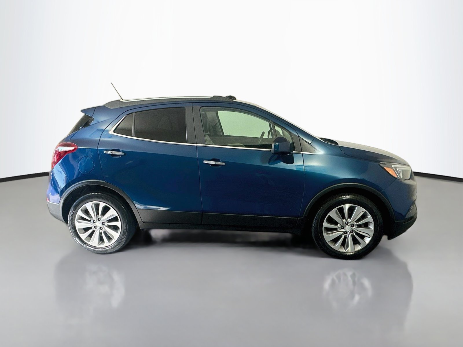 Used 2020 Buick Encore Preferred w/ Safety Package FWD image 8