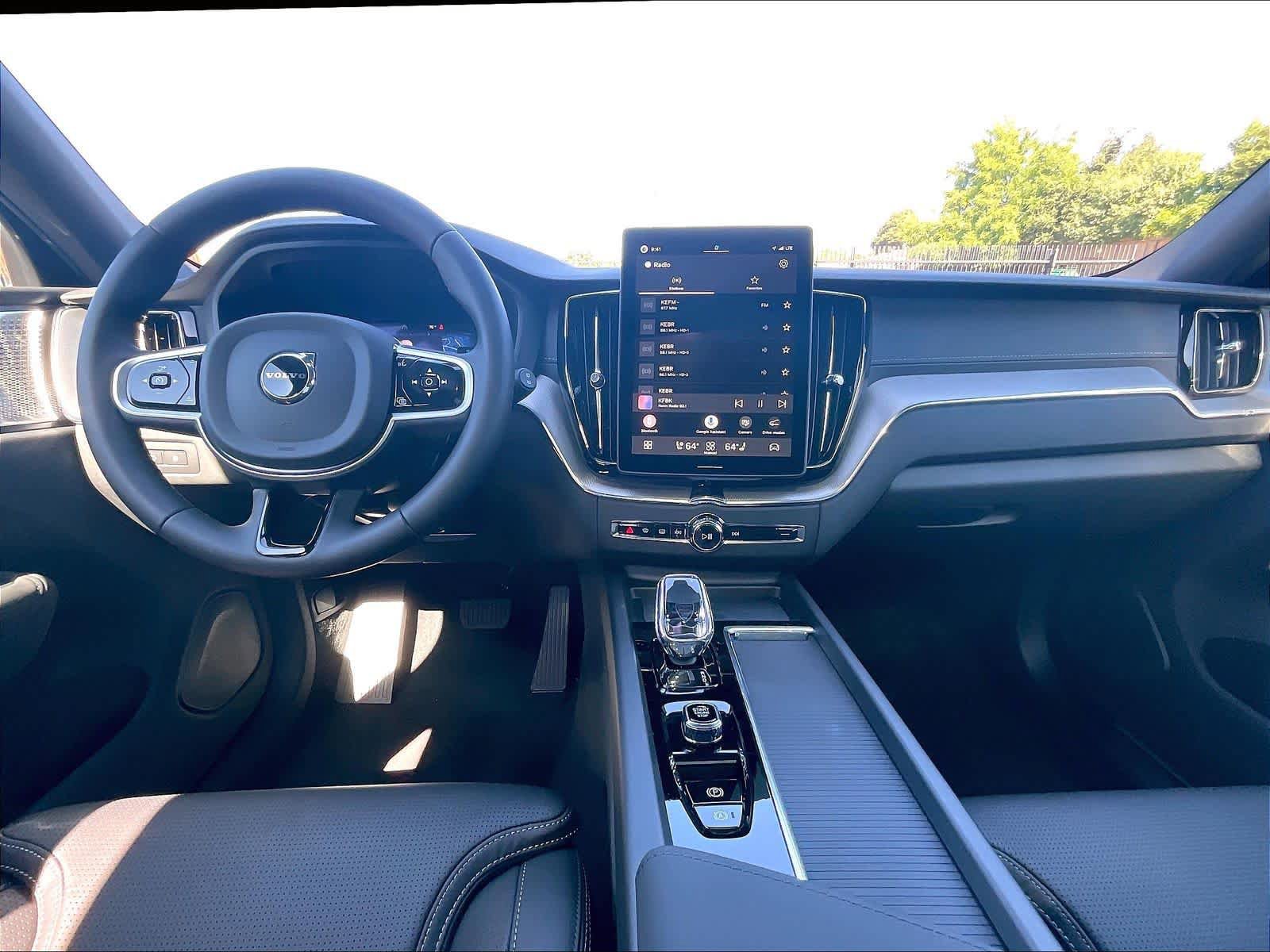 New 2026 Volvo XC60 T8 Ultra w/ Climate Package AWD/4WD image 7