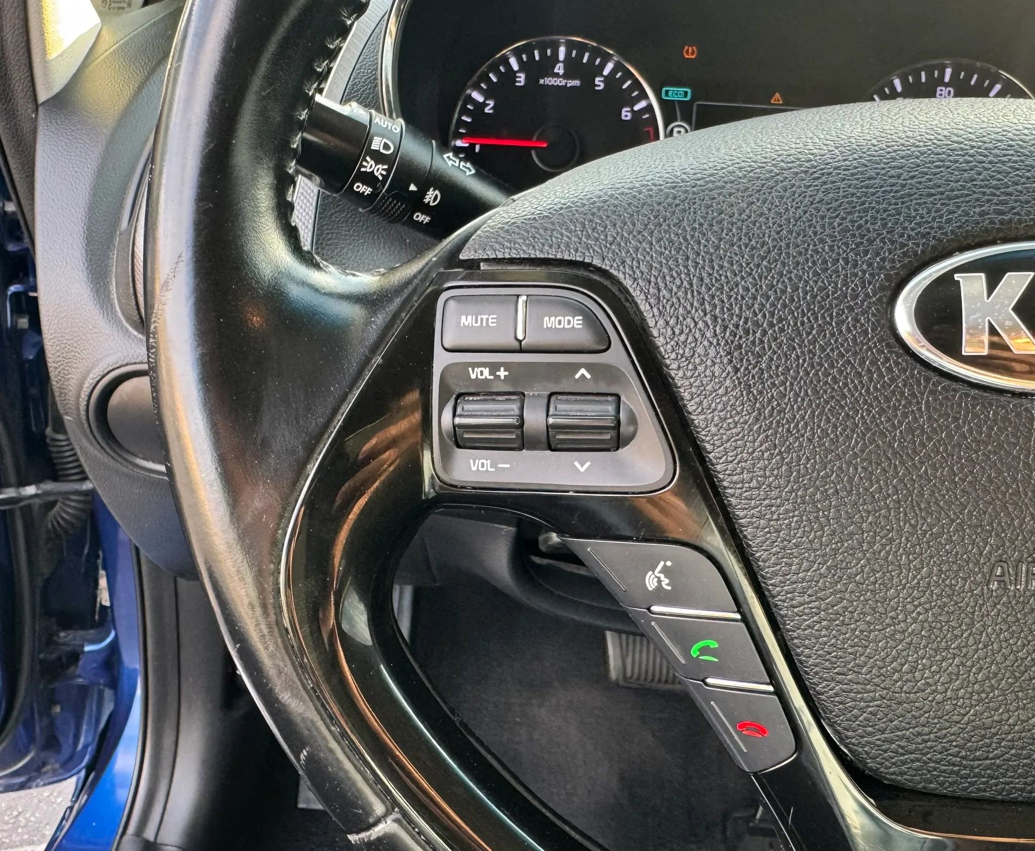 Used 2018 Kia Forte S w/ S Technology Plus Package FWD image 5