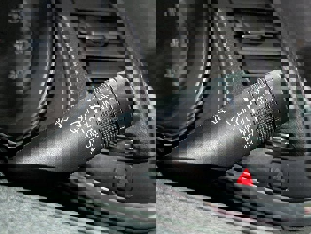 Used 2016 Chevrolet Impala LT w/ Convenience Package image 32