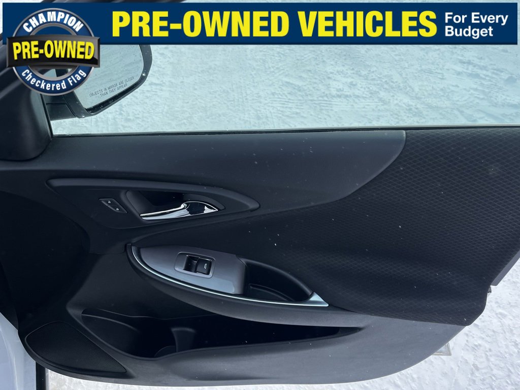 Used 2022 Chevrolet Malibu LT image 33