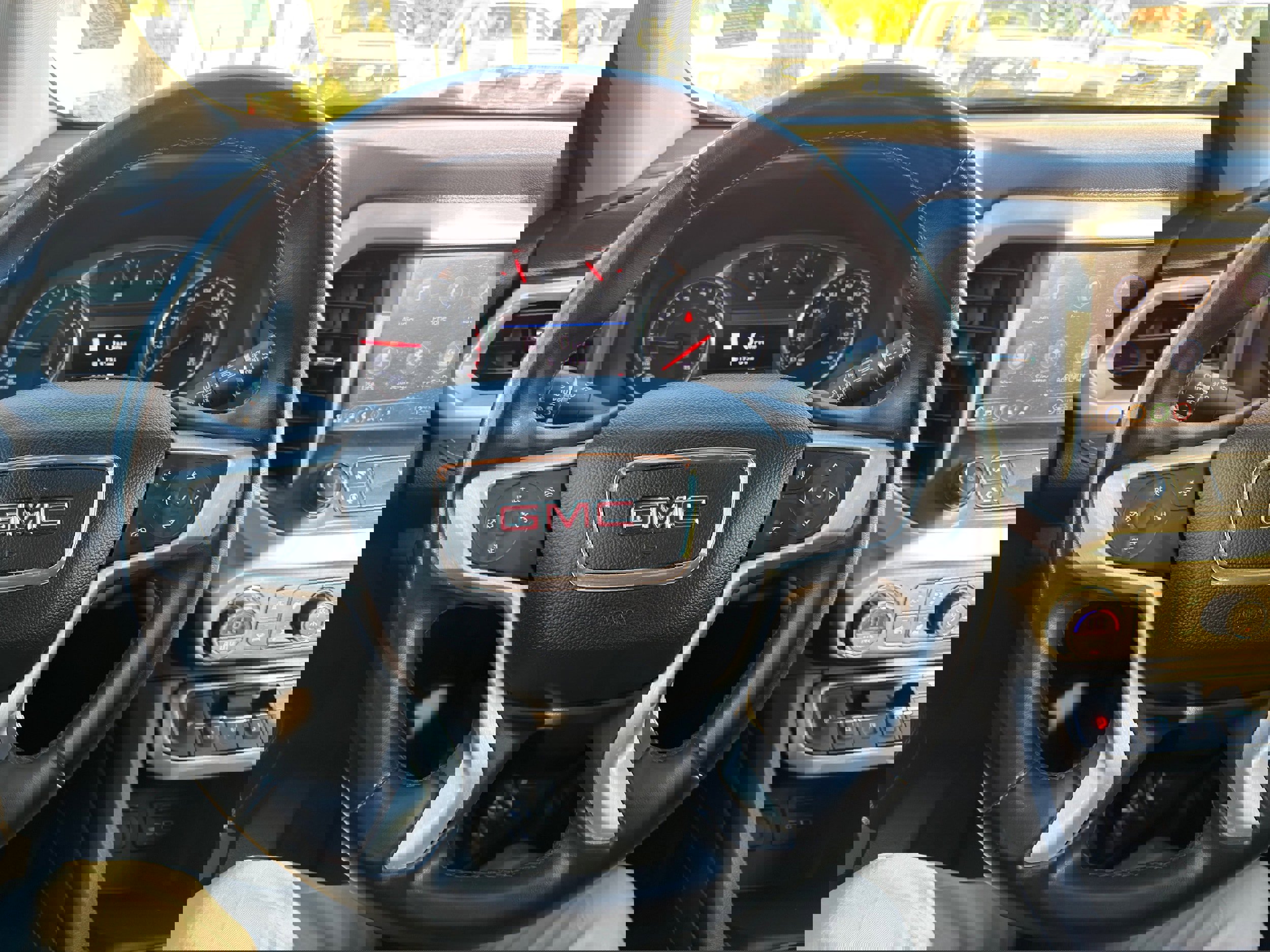 Used 2023 GMC Acadia SLT image 28