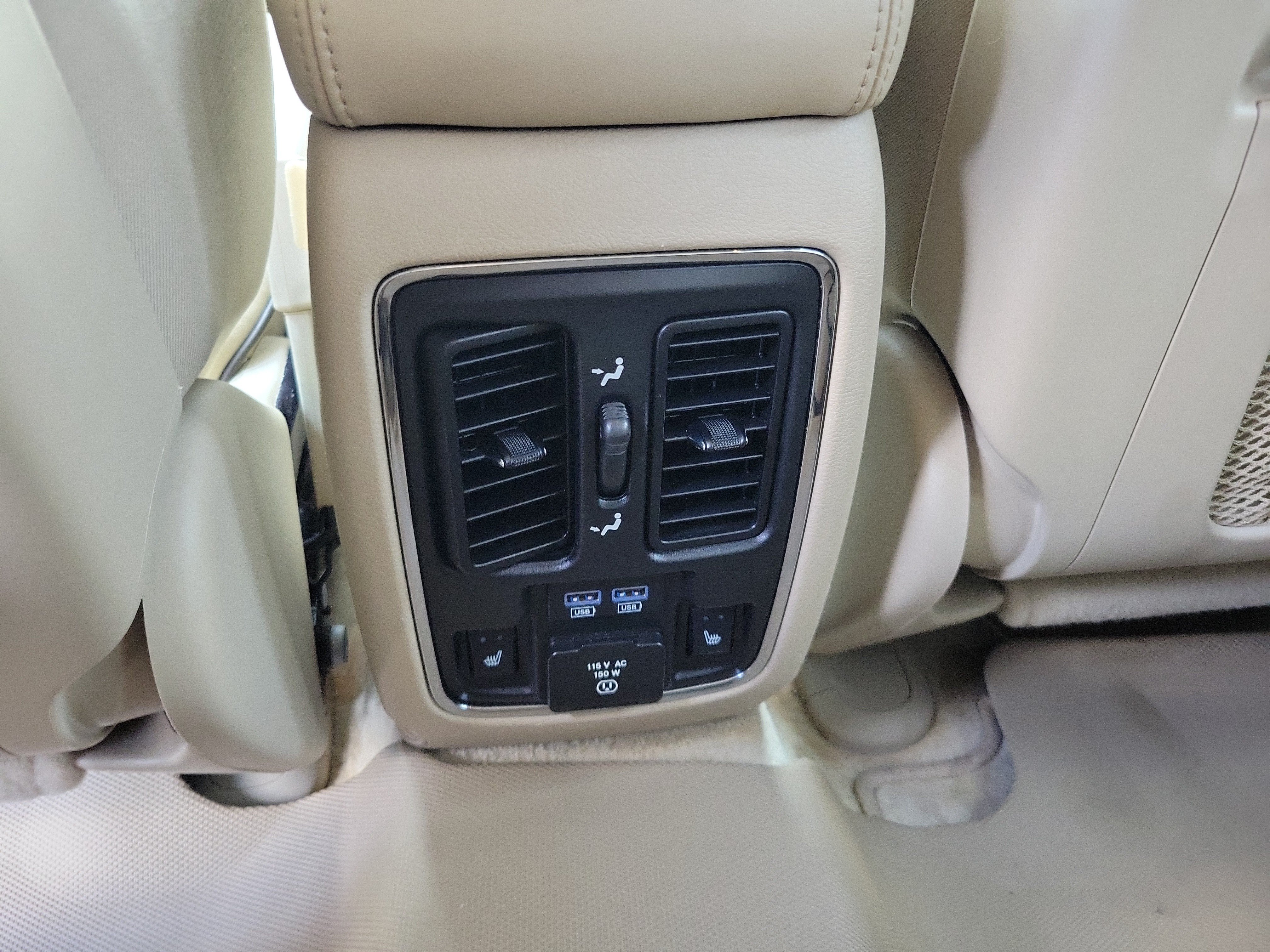 Used 2018 Jeep Grand Cherokee Overland AWD/4WD image 9