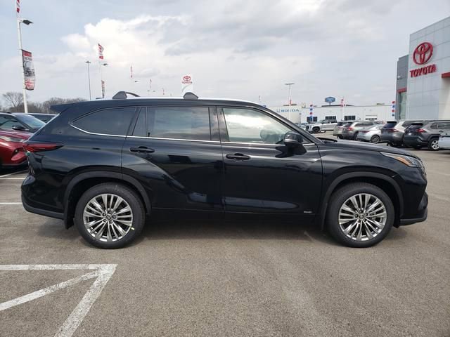 New 2026 Toyota Highlander Platinum AWD/4WD image 4