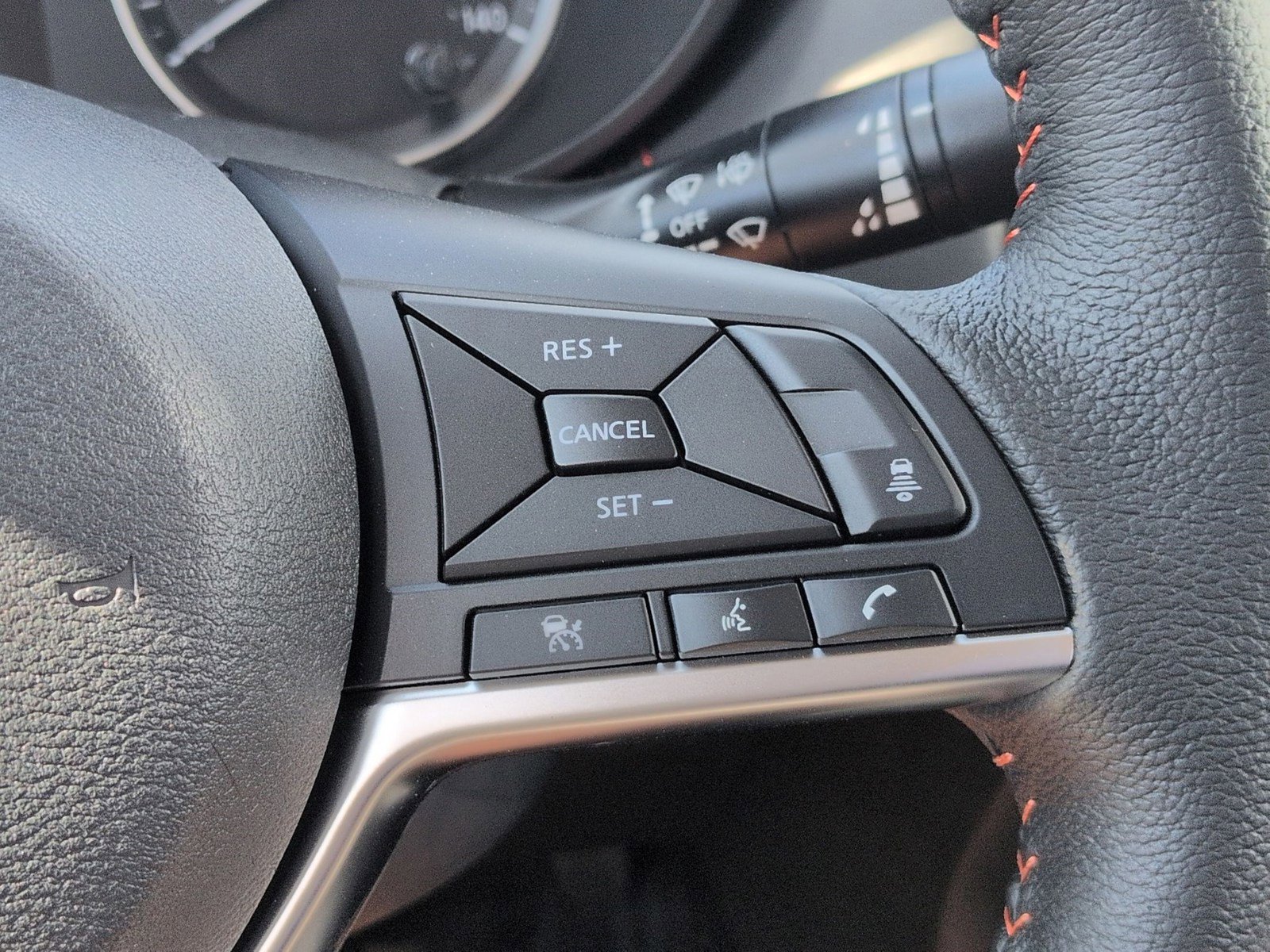 New 2025 Nissan Versa SR w/ Trunk Package image 14