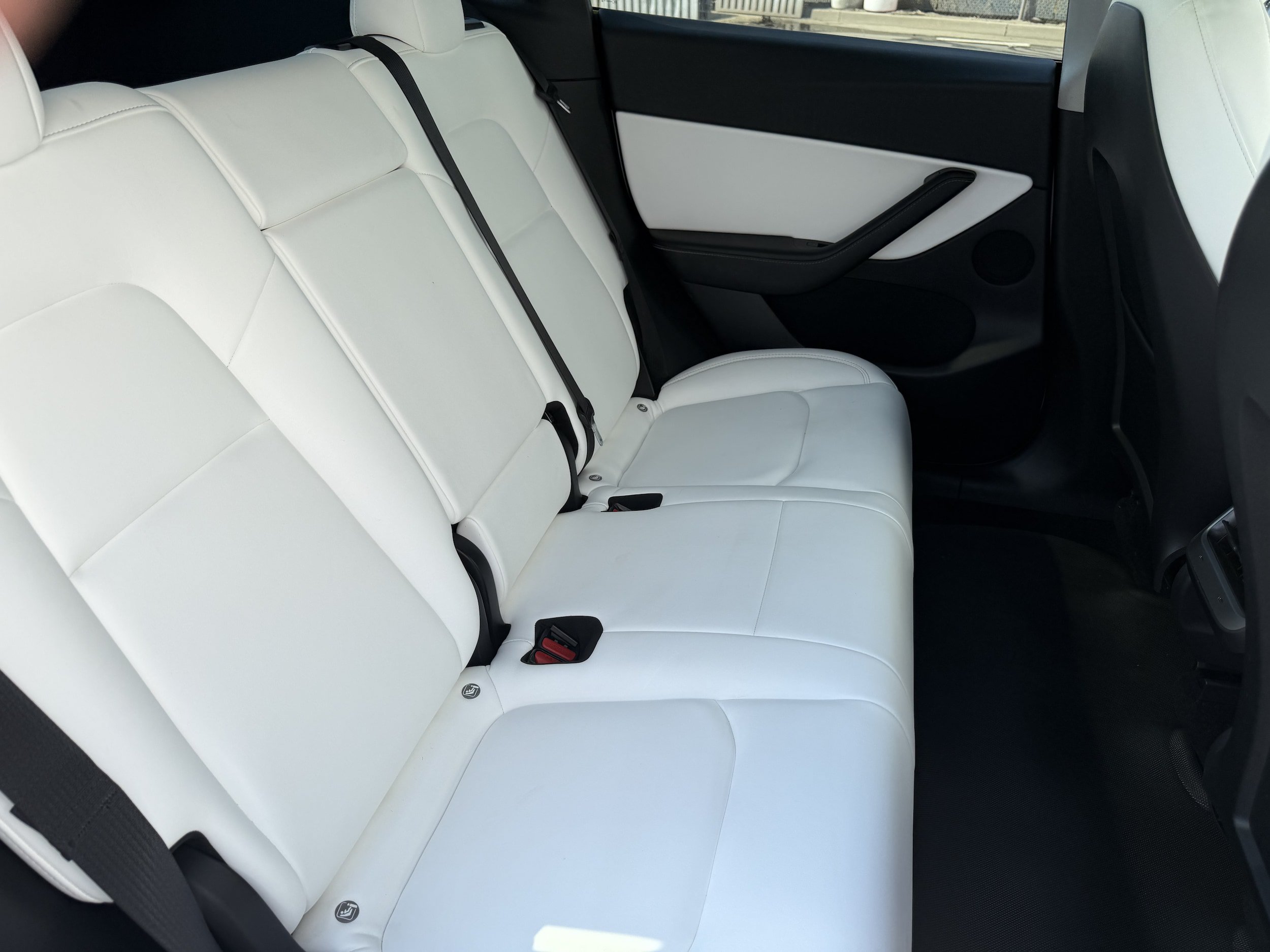 Used 2021 Tesla Model Y Long Range AWD/4WD image 29
