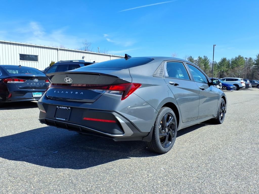New 2026 Hyundai Elantra Sport image 3