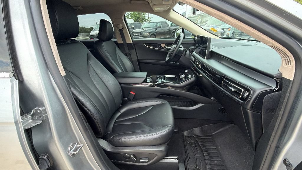 Used 2023 Lincoln Nautilus FWD image 28