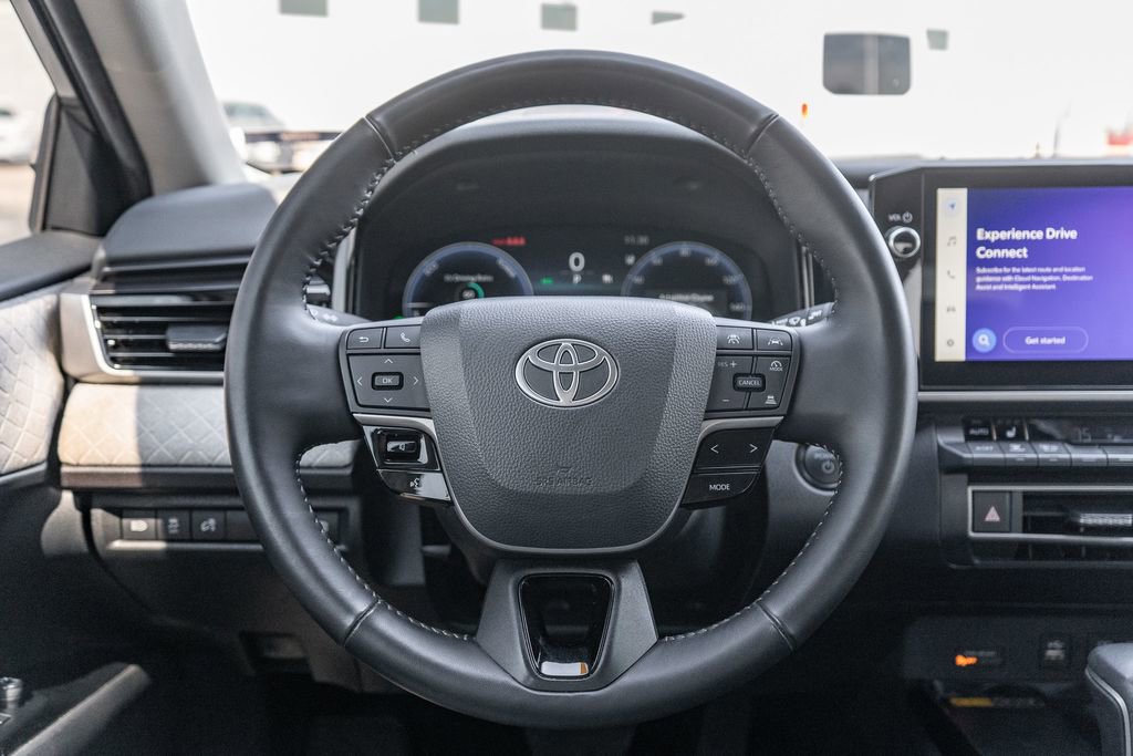 Used 2025 Toyota Camry XLE image 14