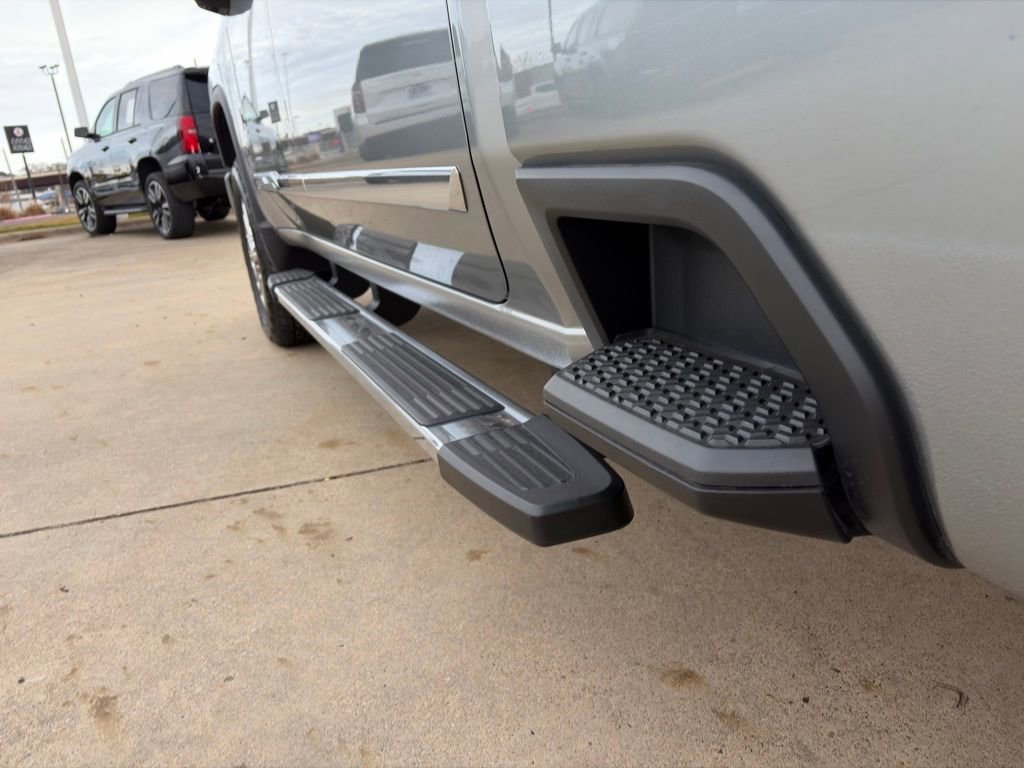 Used 2025 Chevrolet Silverado 3500 High Country AWD/4WD image 9