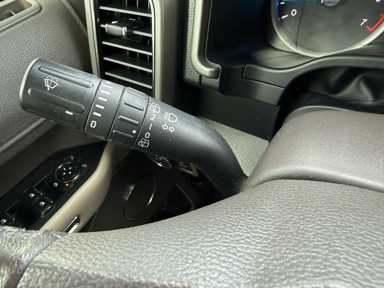 Used 2020 Ford Expedition Max XLT image 25