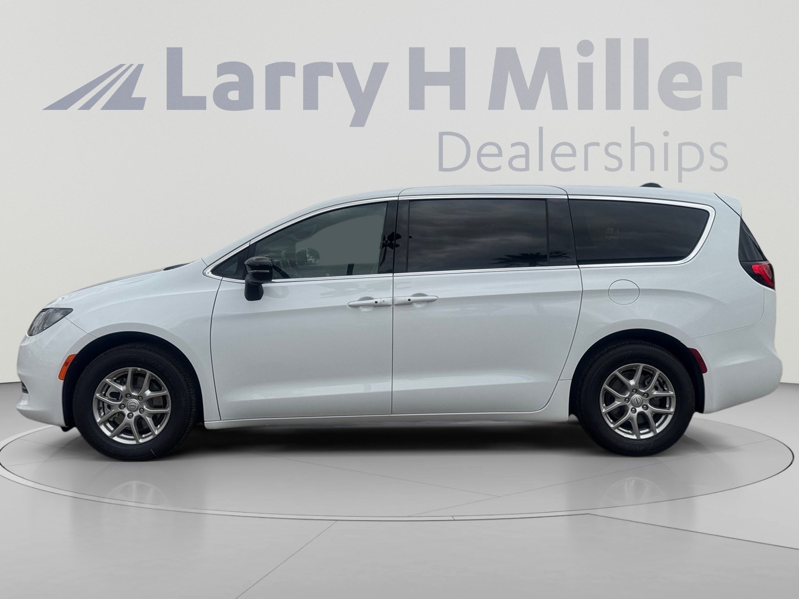 New 2026 Chrysler Voyager LX FWD image 2