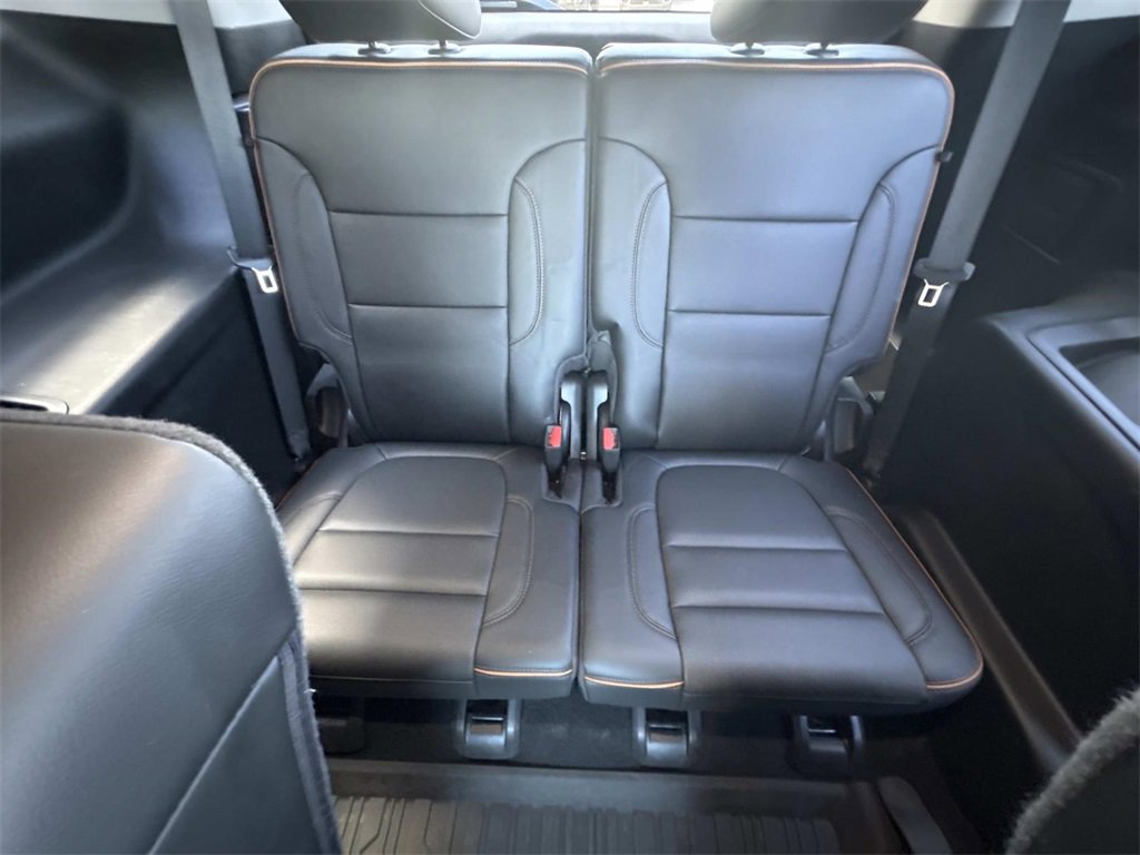 Used 2023 GMC Acadia AT4 w/ Technology Package image 21