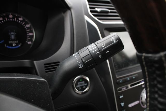 Used 2018 Ford Explorer Platinum AWD/4WD image 14
