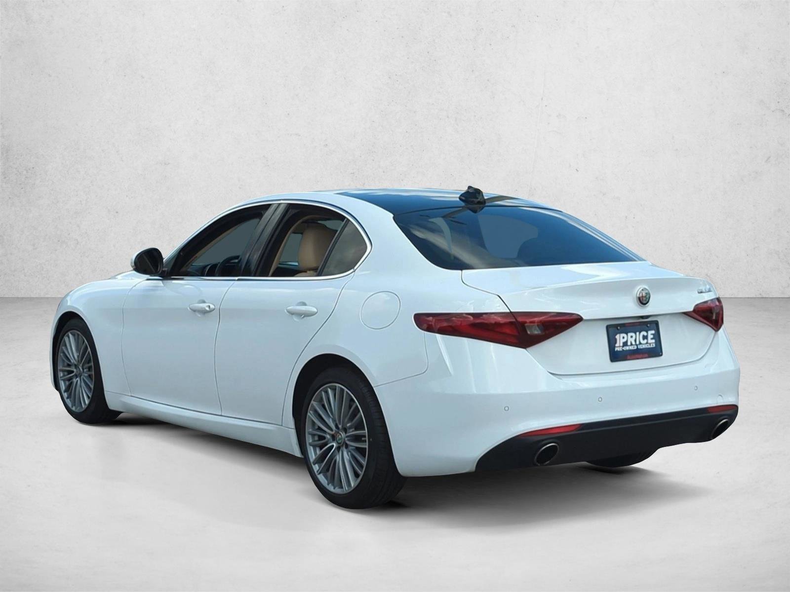 Used 2019 Alfa Romeo Giulia Ti w/ Quick Order Package 22Z Lusso RWD image 8