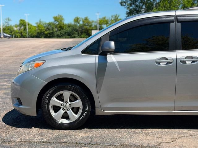 Used 2012 Toyota Sienna LE FWD image 8