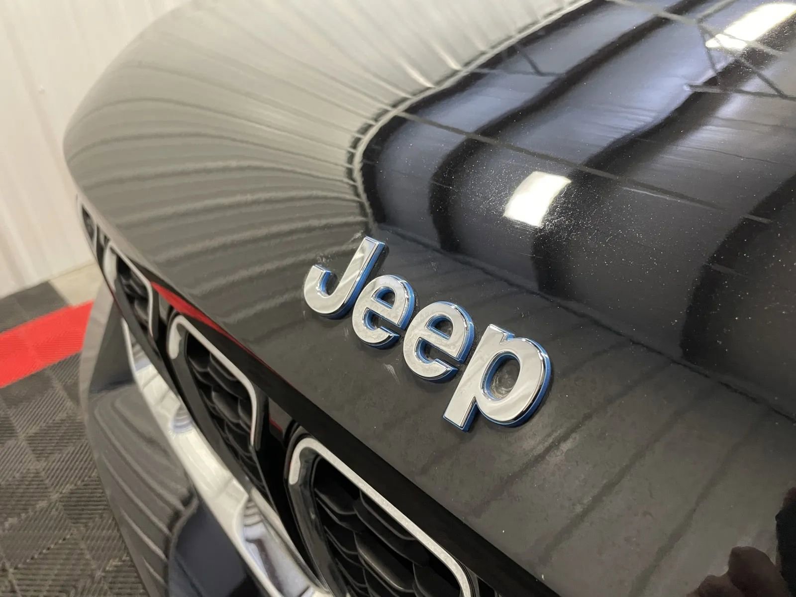 Used 2024 Jeep Grand Cherokee Limited 4xe image 7