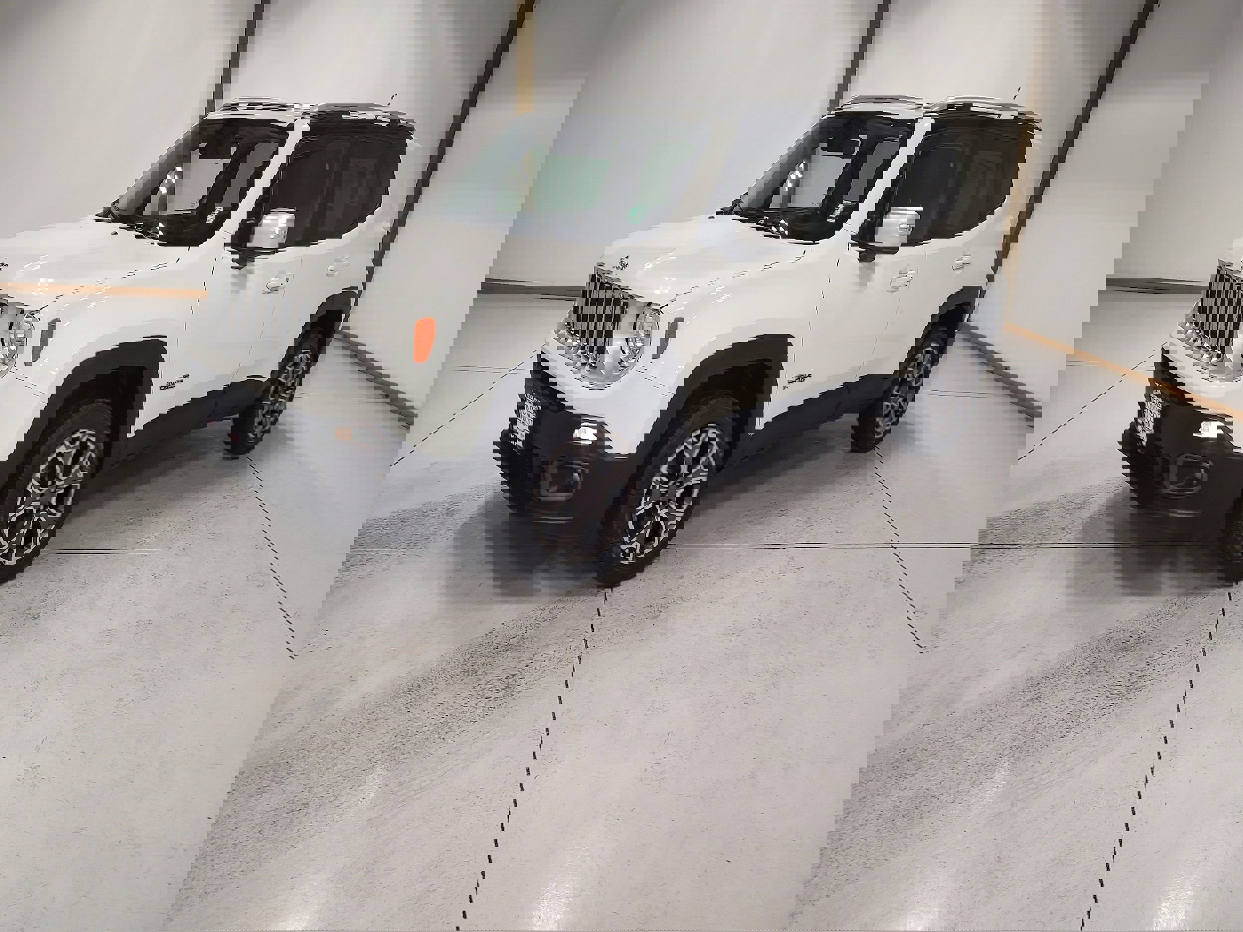 Used 2017 Jeep Renegade Limited image 4