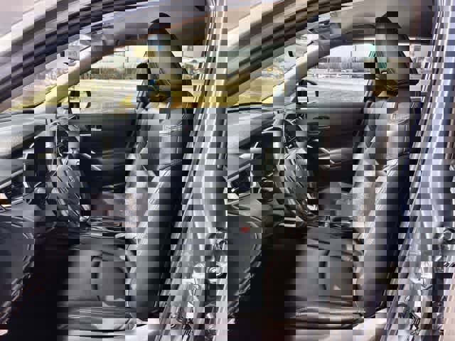 Used 2022 Toyota Corolla Cross XLE image 11