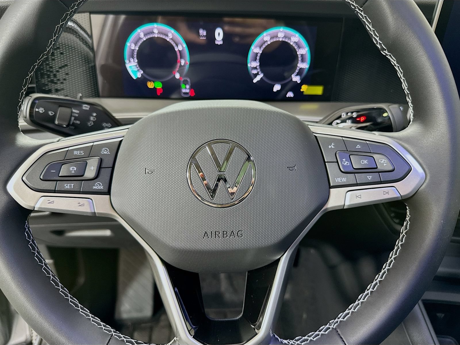 New 2026 Volkswagen Tiguan SE AWD/4WD image 12