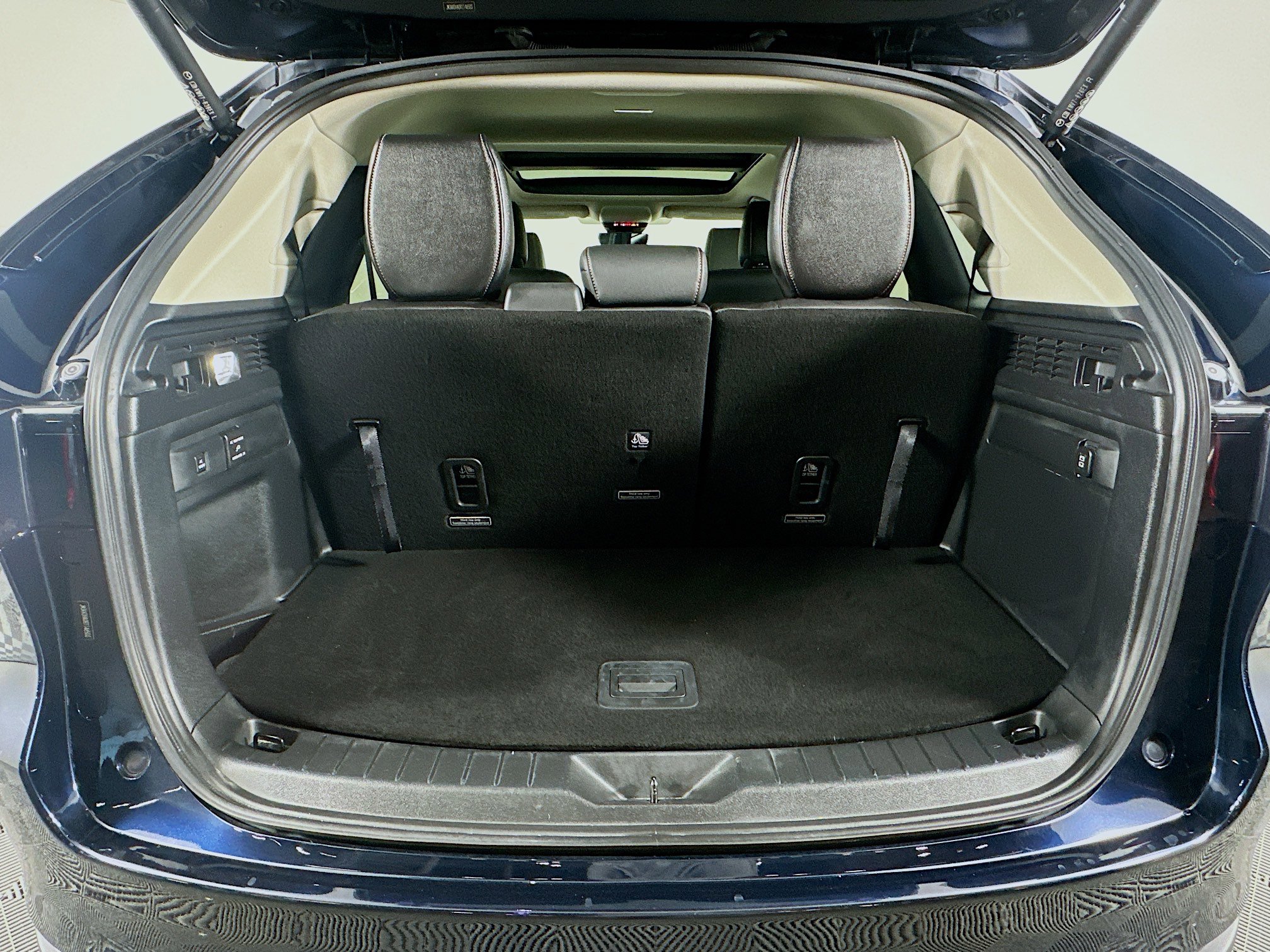 Used 2024 MAZDA CX-90 Plug-In Hybrid w/ Premium Pkg image 31