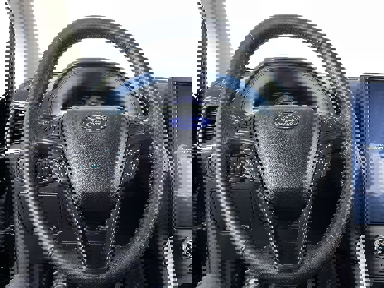 Used 2022 Ford Edge SEL image 13