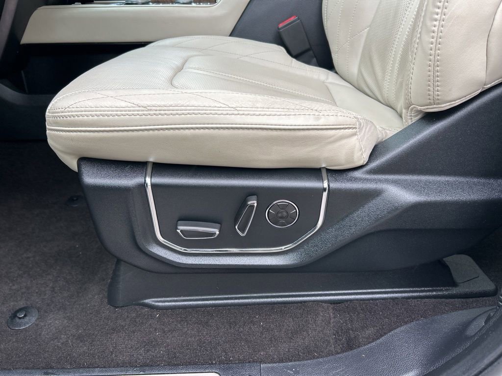 Used 2020 Ford Expedition Platinum image 16