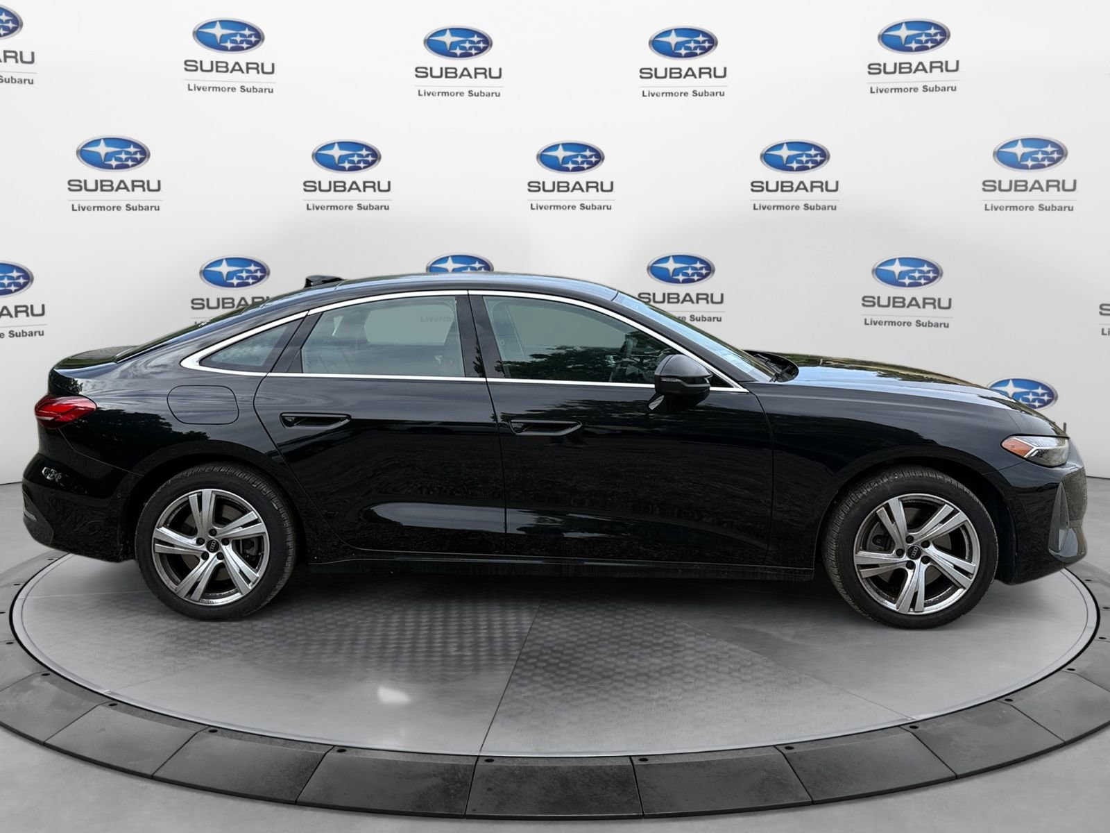 Used 2025 Audi A5 2.0T Premium Plus w/ Premium Plus AWD/4WD image 3