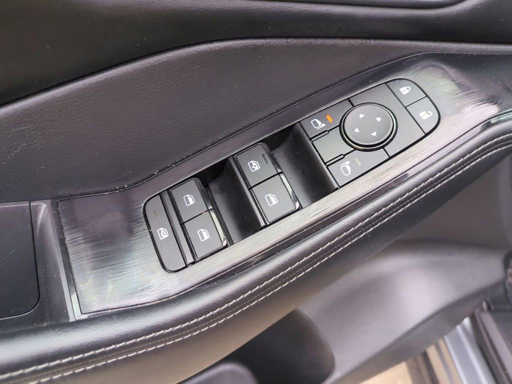 Used 2025 Nissan Rogue SV image 22