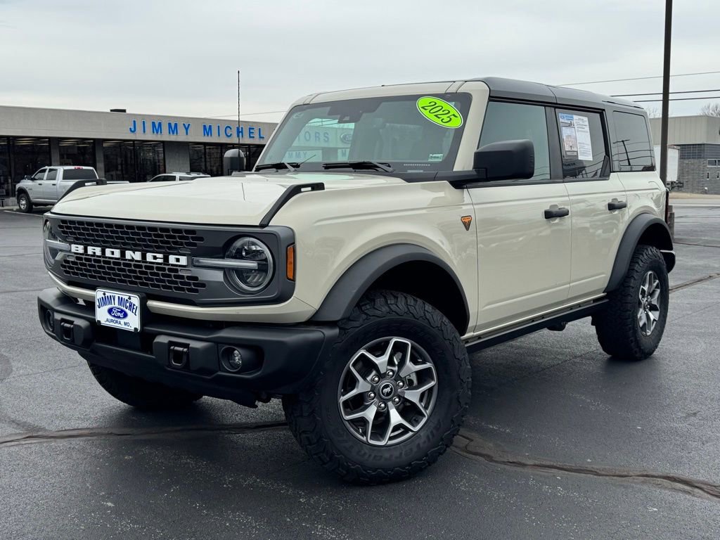 Used 2025 Ford Bronco Badlands image 29