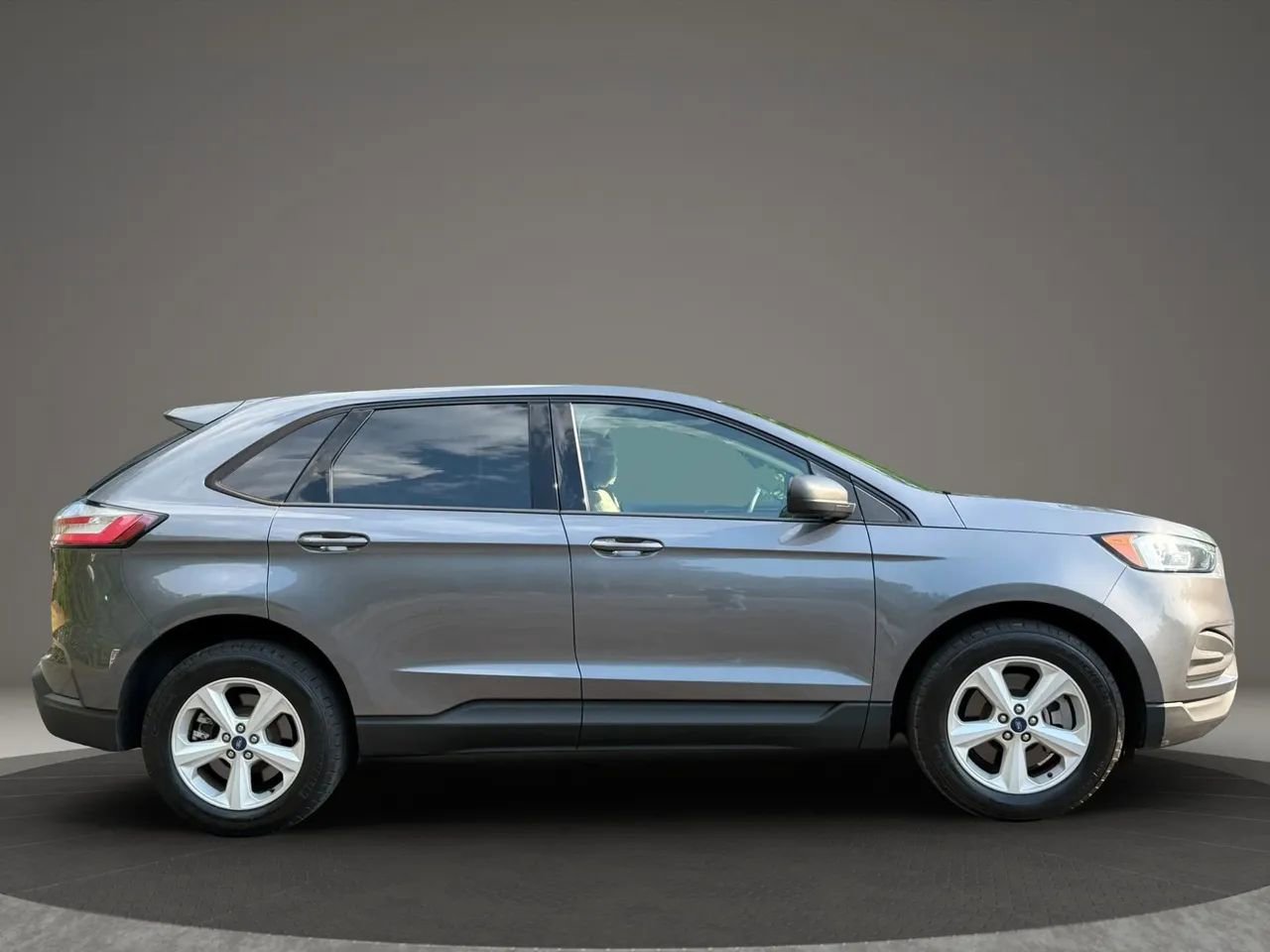 Used 2021 Ford Edge SE AWD/4WD image 11