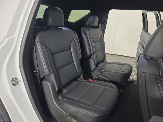 Used 2026 Chevrolet Traverse LT w/ Midnight/Sport Edition AWD/4WD image 26