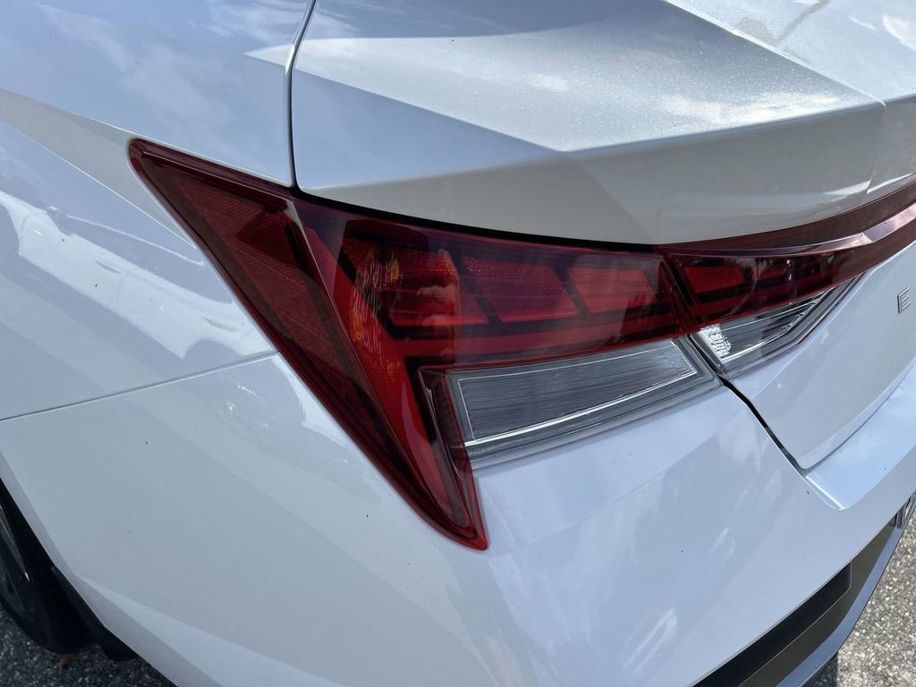 New 2026 Hyundai Elantra Limited image 17