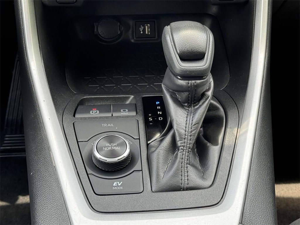 Used 2024 Toyota RAV4 XLE image 6
