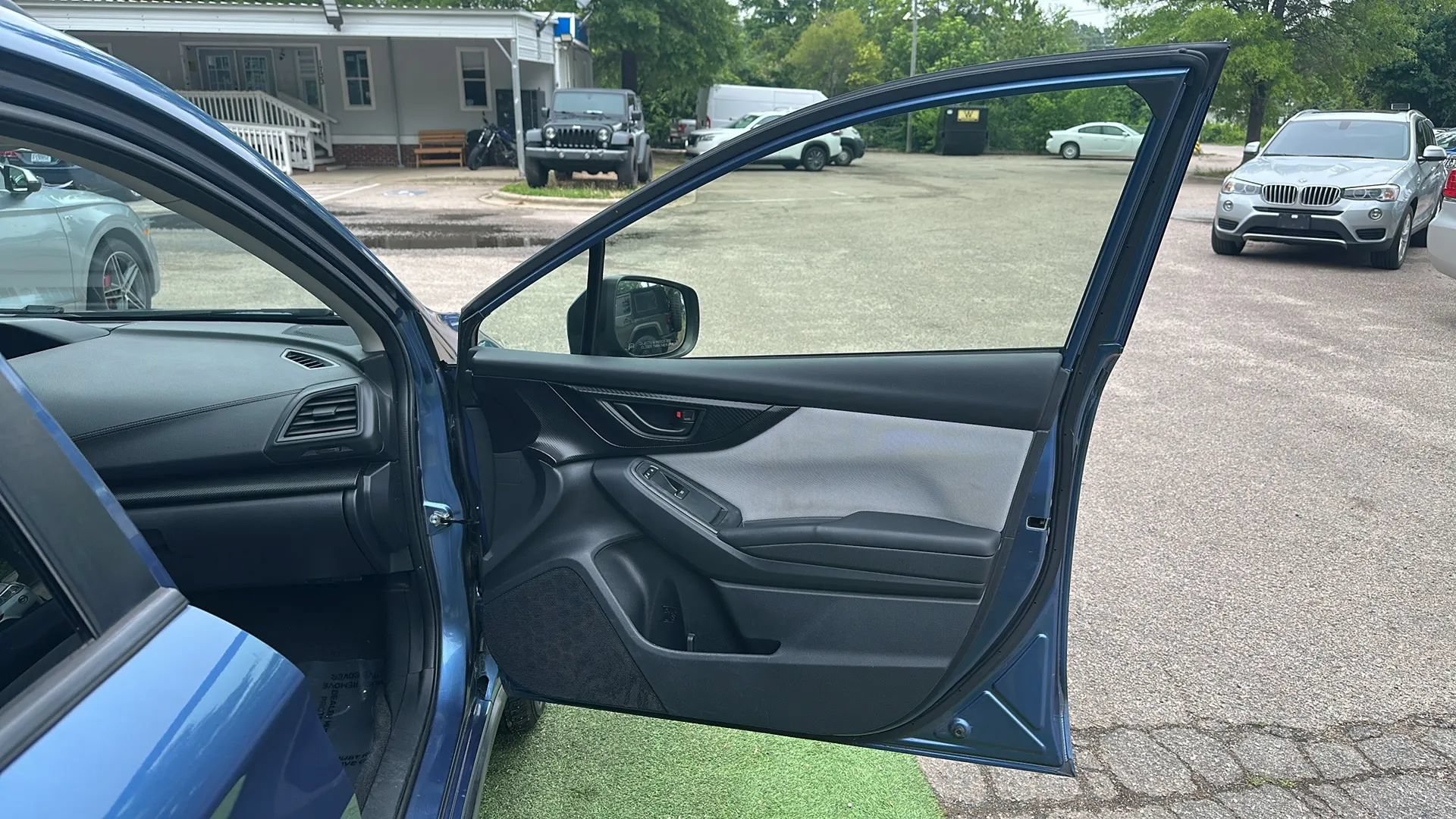 Used 2018 Subaru Crosstrek 2.0i Premium AWD/4WD image 23