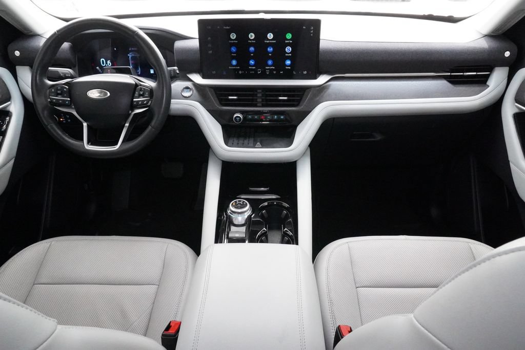 Used 2025 Ford Explorer Platinum w/ Ultimate Package RWD image 24